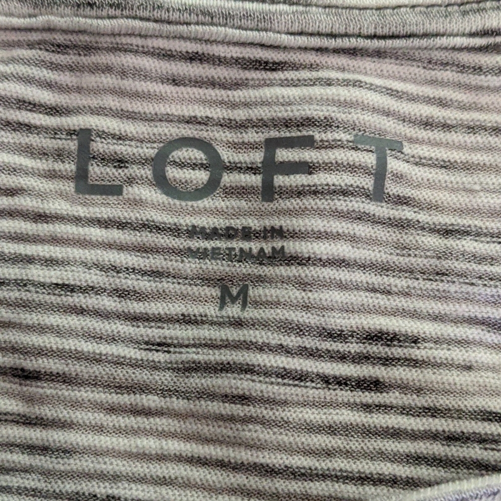 Loft Cold Shoulder Size Medium Pullover Top - image 6